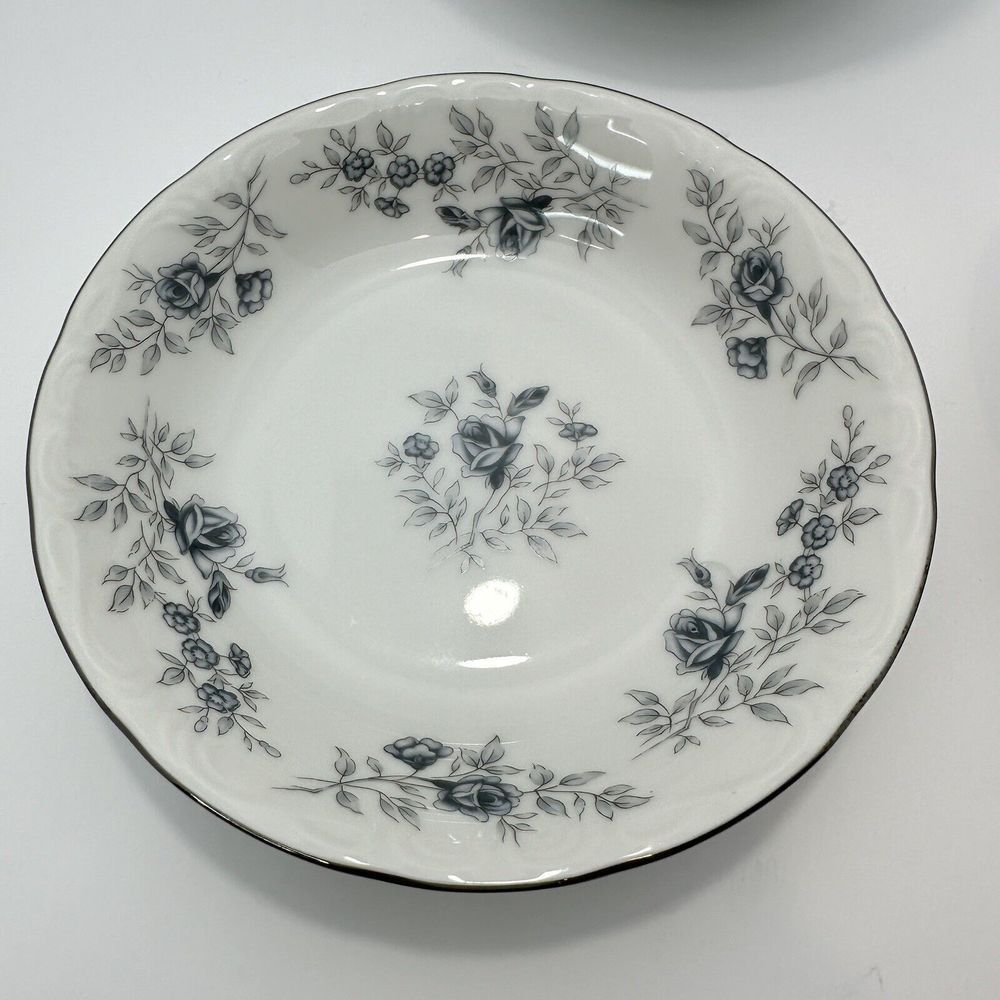 Vintage Daniele 5 1/2” Baroque Berry Bowl
